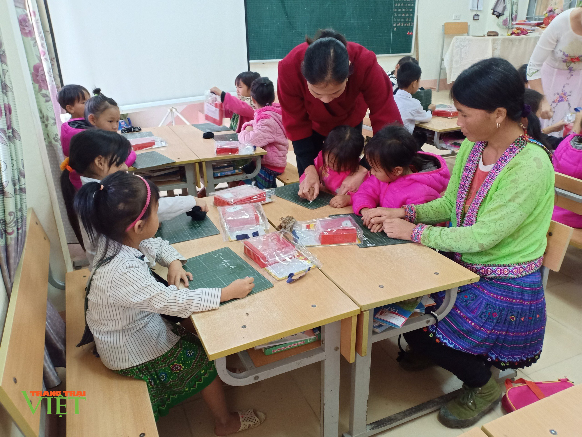 Vượt khó ươm mầm non tương lai - Ảnh 4. Vượt khó ươm mầm non tương lai - Ảnh 4.