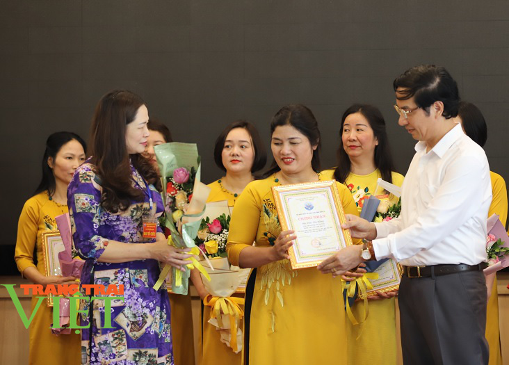 Sơn La: 167 giáo viên tiểu học được công nhận dạy giỏi cấp tỉnh năm học 2020-2021 - Ảnh 3. Sơn La: 167 giáo viên tiểu học được công nhận dạy giỏi cấp tỉnh năm học 2020-2021 - Ảnh 3.