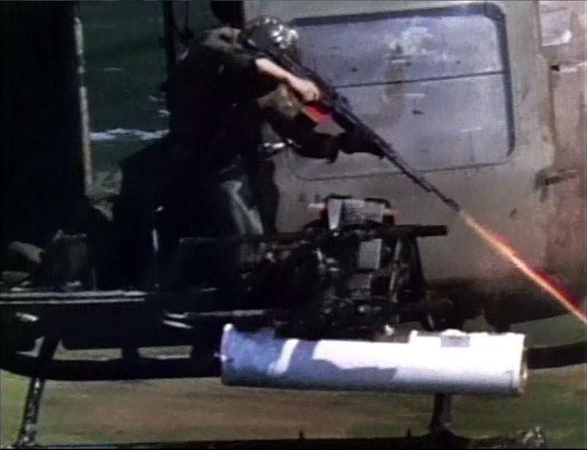 Điểm &quot;cận kề cái chết&quot; trên trực thăng UH-1 của Mỹ khi tham chiến ở Việt Nam - Ảnh 7.