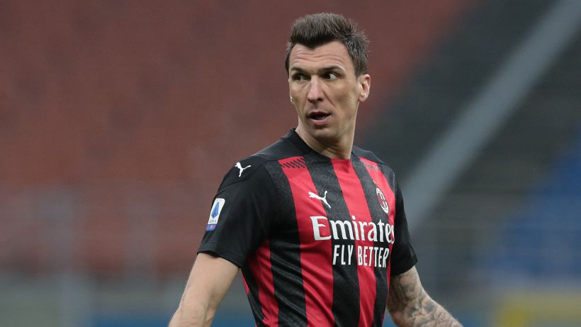 Hành động gây bất ngờ của Mandzukic.