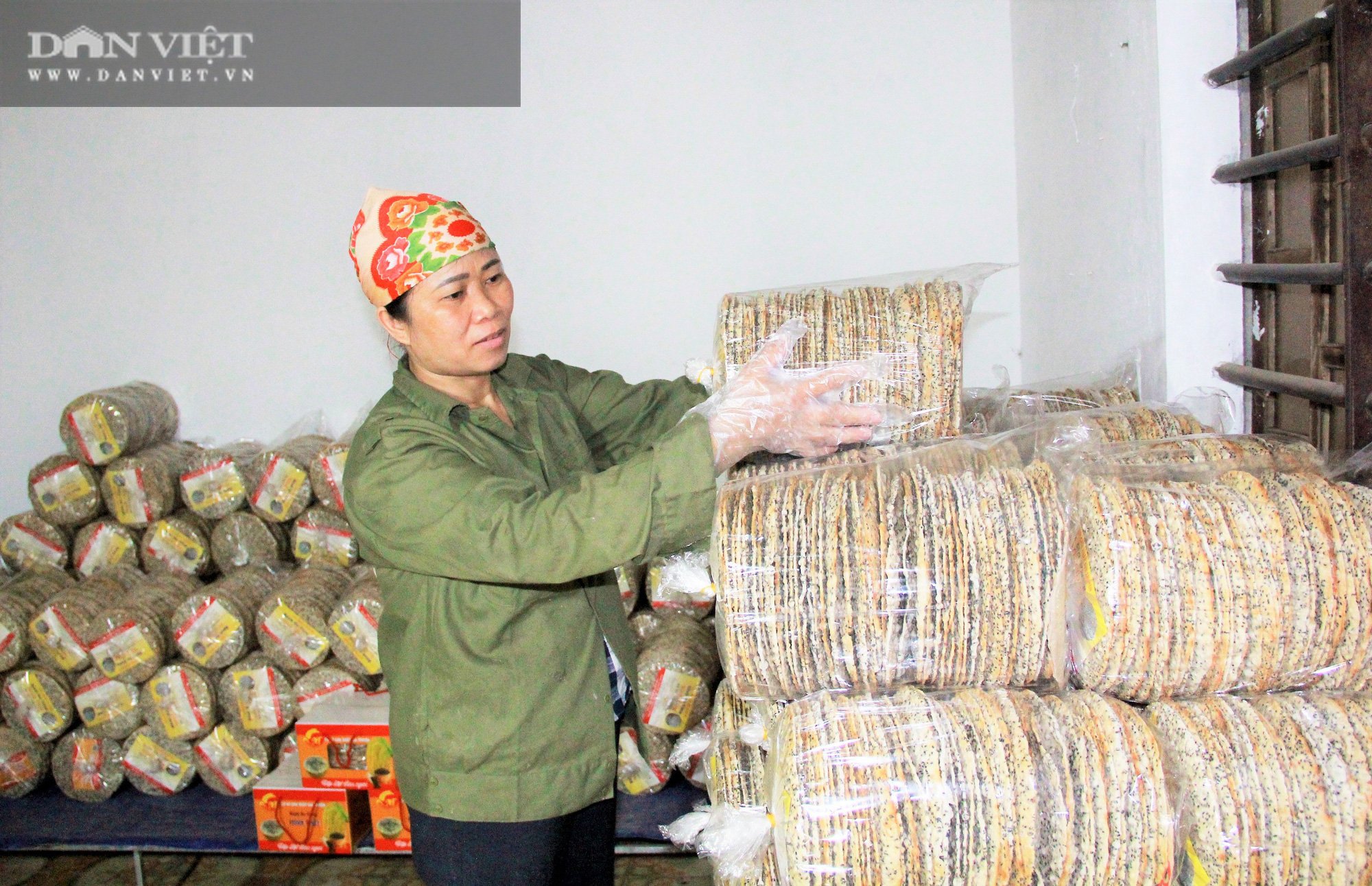 Hà Tĩnh: Thứ bánh gì mà có nhiều vừng đen, ăn giòn rụm giúp nông dân có của ăn của để - Ảnh 8.