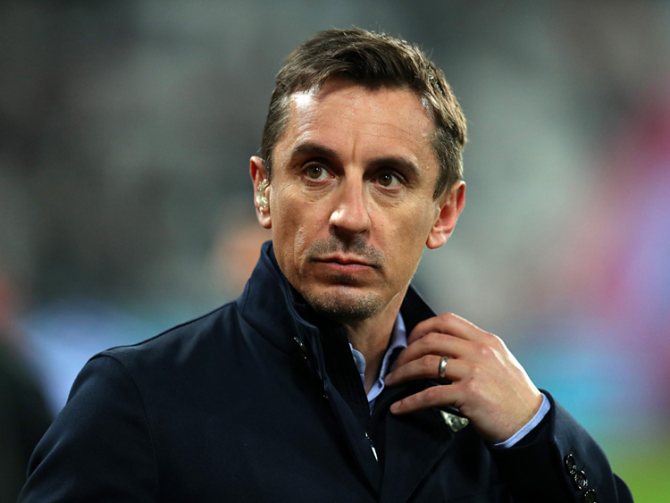 Gary Neville trách móc M.U.