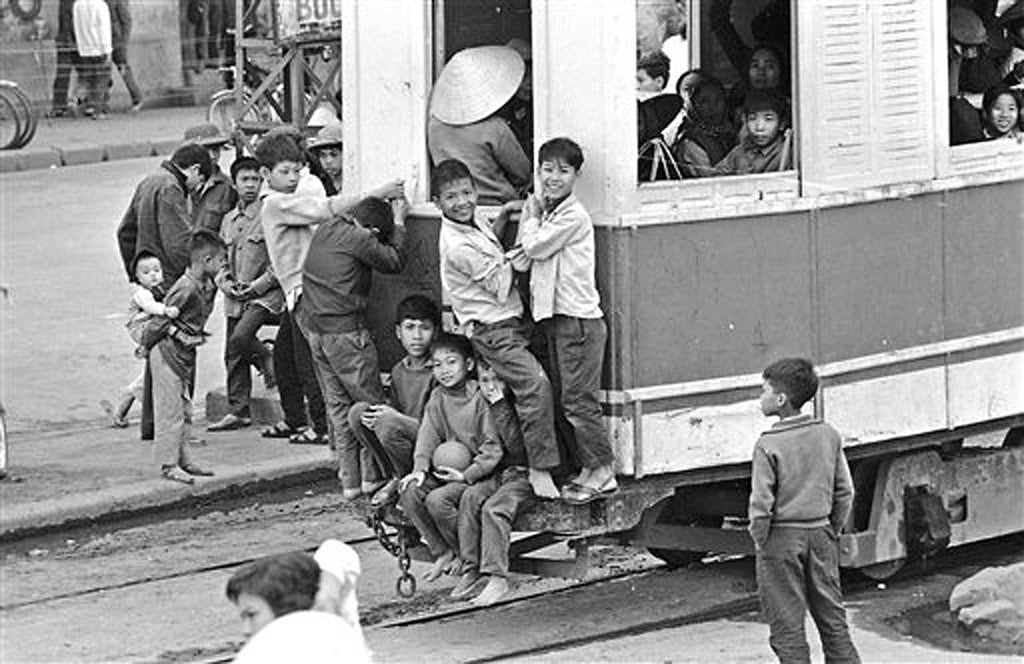 Ảnh để đời những chuyến tàu điện ở Hà Nội năm 1973 - Ảnh 4.