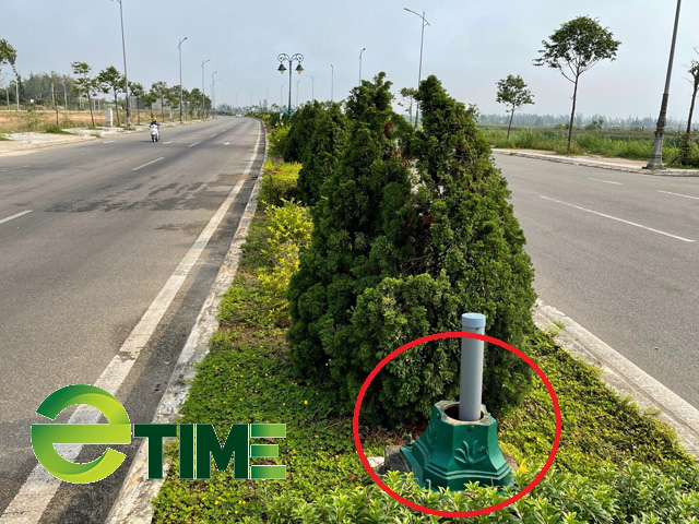 Quảng Ngãi: Nham nhở, dặt dẹo hệ thống điện chiếu sáng ở tuyến đường 729 tỷ đồng - Ảnh 7. Quảng Ngãi: Nham nhở, dặt dẹo hệ thống điện chiếu sáng ở tuyến đường 729 tỷ đồng - Ảnh 7.