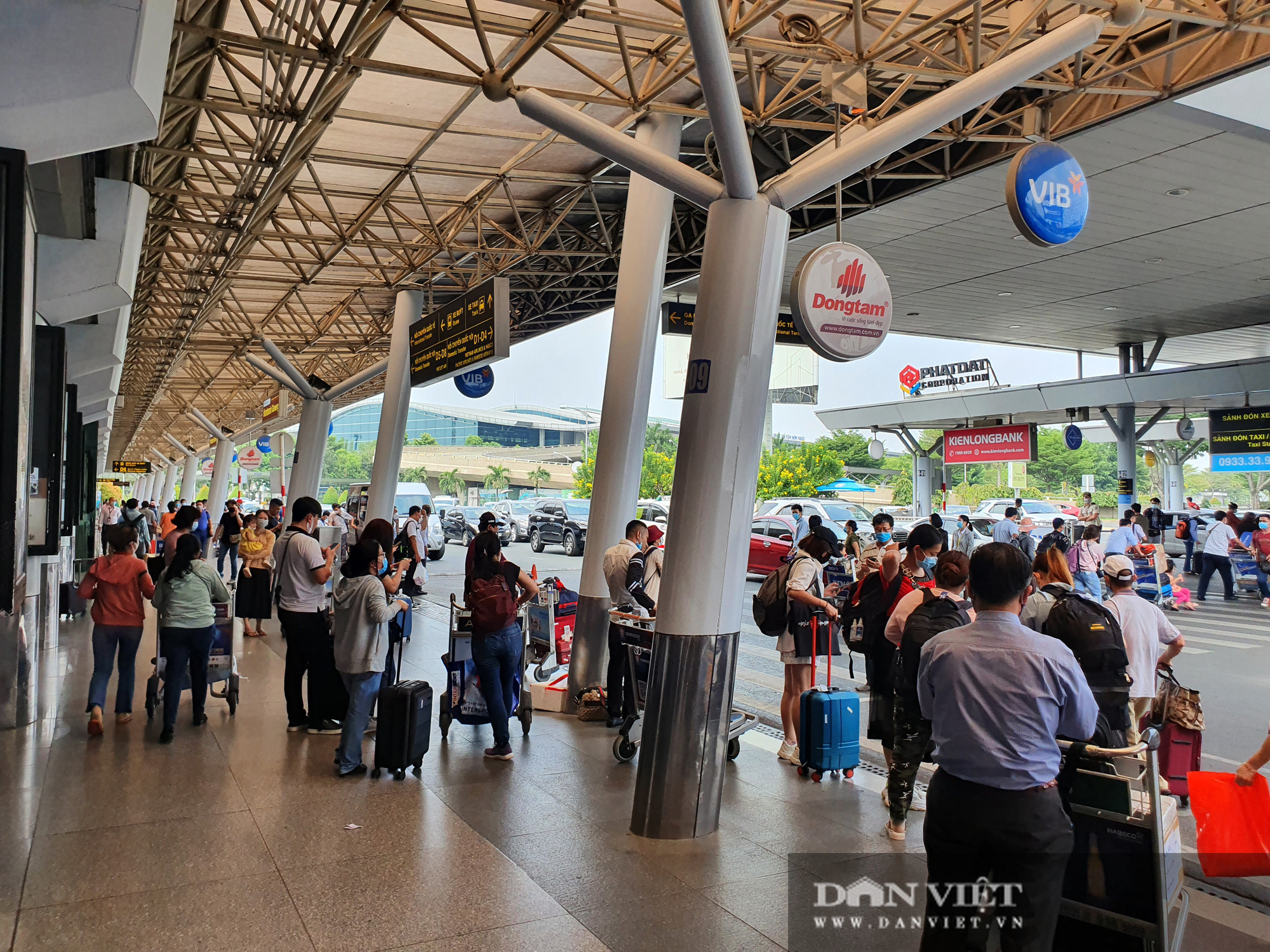 Hàng không tăng chuyến lễ 30/4, giá vé bay khứ hồi chưa đến 1 triệu, bay cả năm - Ảnh 3.