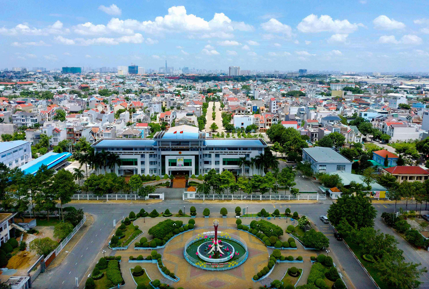 Bình Dương: Nhu cầu nhà ở thành phố Dĩ An tăng mạnh - Ảnh 1.