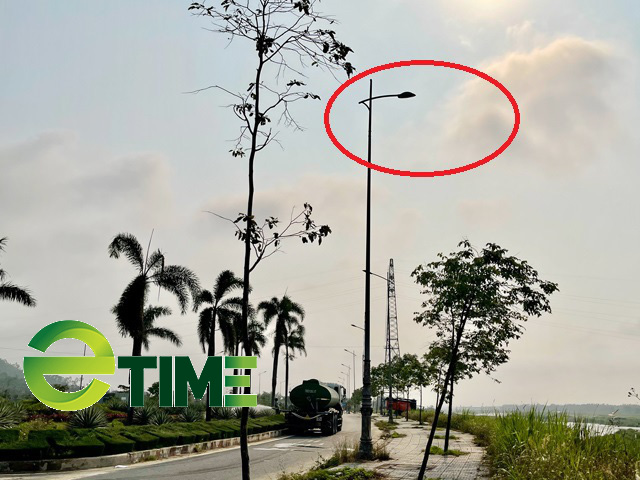 Quảng Ngãi: Chủ tịch tỉnh chỉ đạo vụ đèn chiếu sáng bị dị tật tuyến đường 729 tỷ - Ảnh 4. Quảng Ngãi: Chủ tịch tỉnh chỉ đạo vụ đèn chiếu sáng bị dị tật tuyến đường 729 tỷ - Ảnh 4.