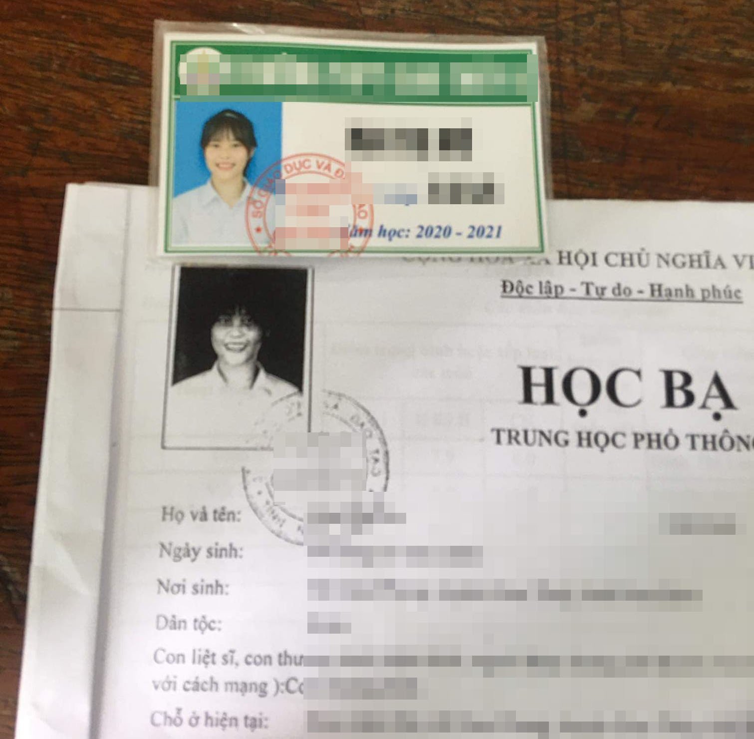 Nữ sinh háo hức làm hồ sơ thi tốt nghiệp THPT, lúc nhận lại ảnh học bạ không nhịn được cười - Ảnh 2.