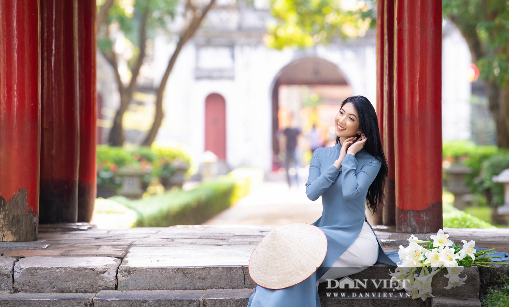 Ngắm thiếu nữ Hà thành dịu dàng bên sắc hoa loa kèn - Ảnh 5.