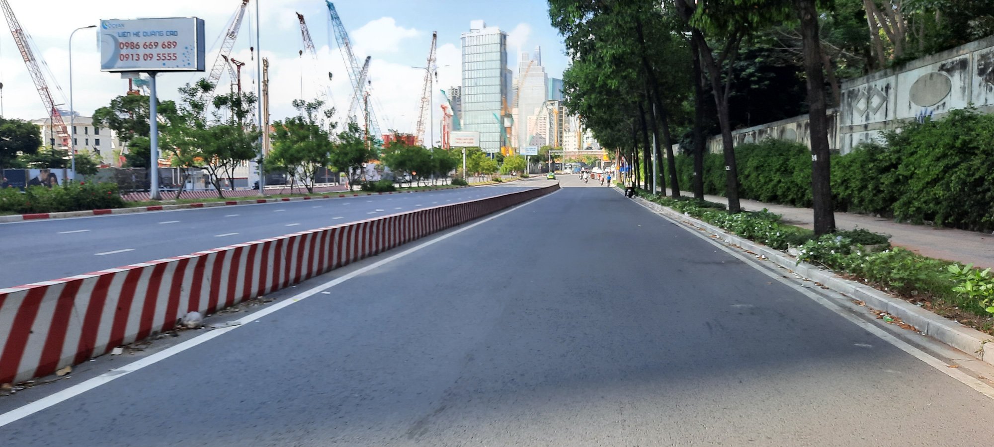 TP.HCM: Hàng quán lại thi nhau đóng cửa vì dịch Covid-19  - Ảnh 11.