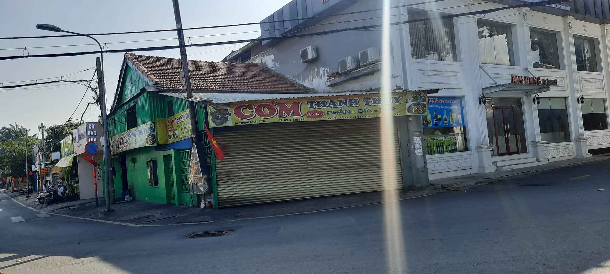 TP.HCM: Hàng quán lại thi nhau đóng cửa vì dịch Covid-19  - Ảnh 5.