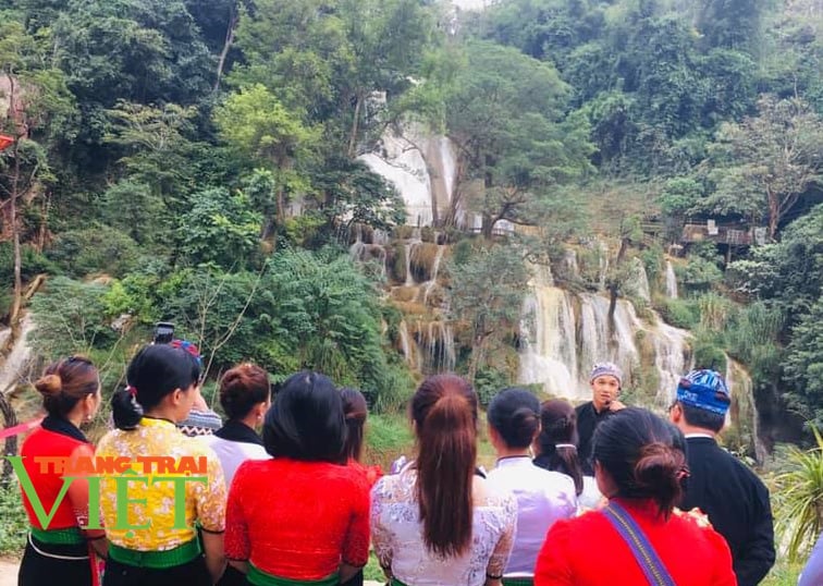 Các điểm du lịch Mộc Châu chật cứng du khách đến tham quan, trải nghiệm - Ảnh 6. Các điểm du lịch Mộc Châu chật cứng du khách đến tham quan, trải nghiệm - Ảnh 6.