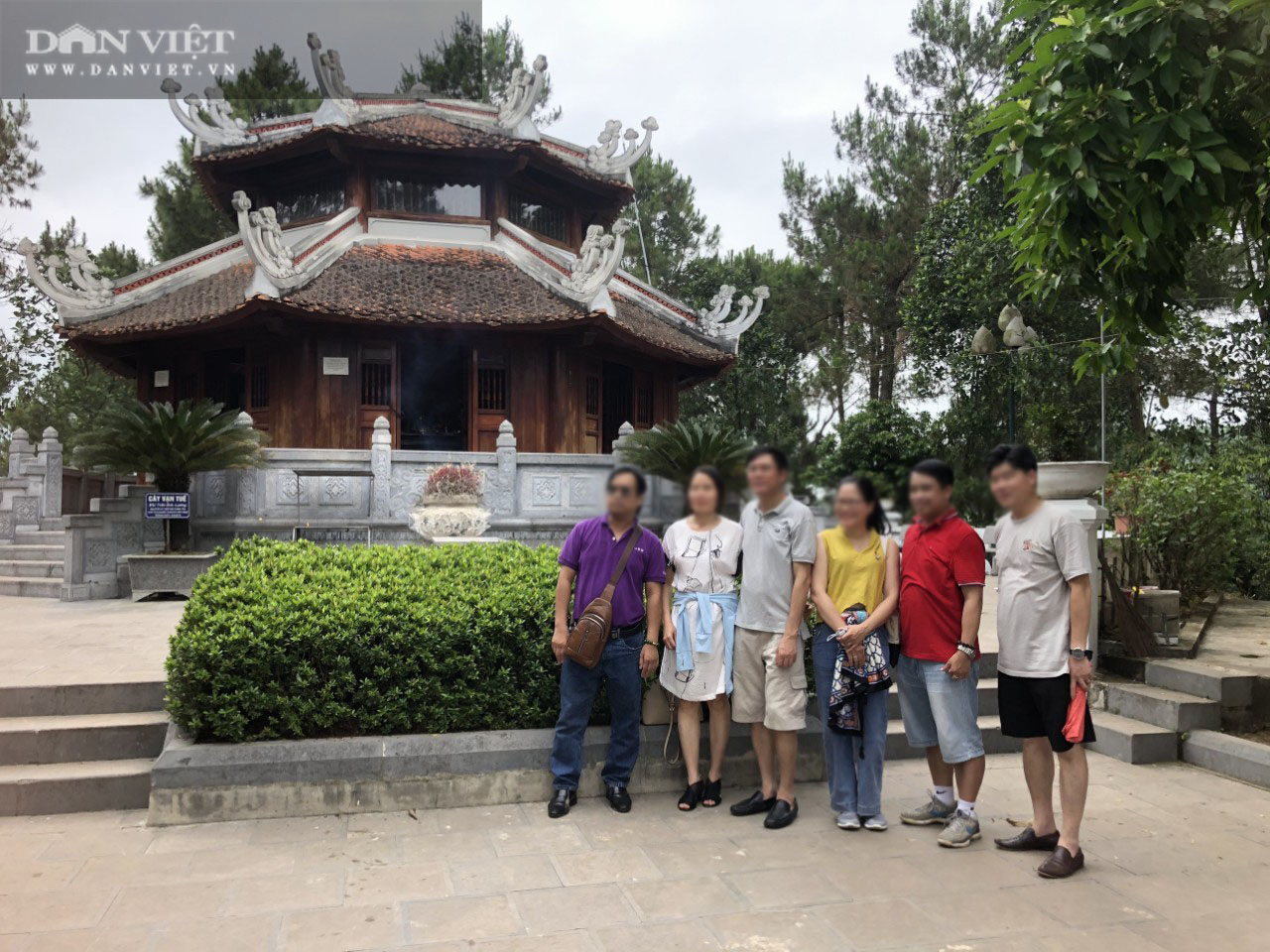 CLIP – ẢNH: Dòng người đổ về hồ Kẻ Gỗ (Hà Tĩnh) tham quan, nhiều người “quên” mang khẩu trang - Ảnh 6.