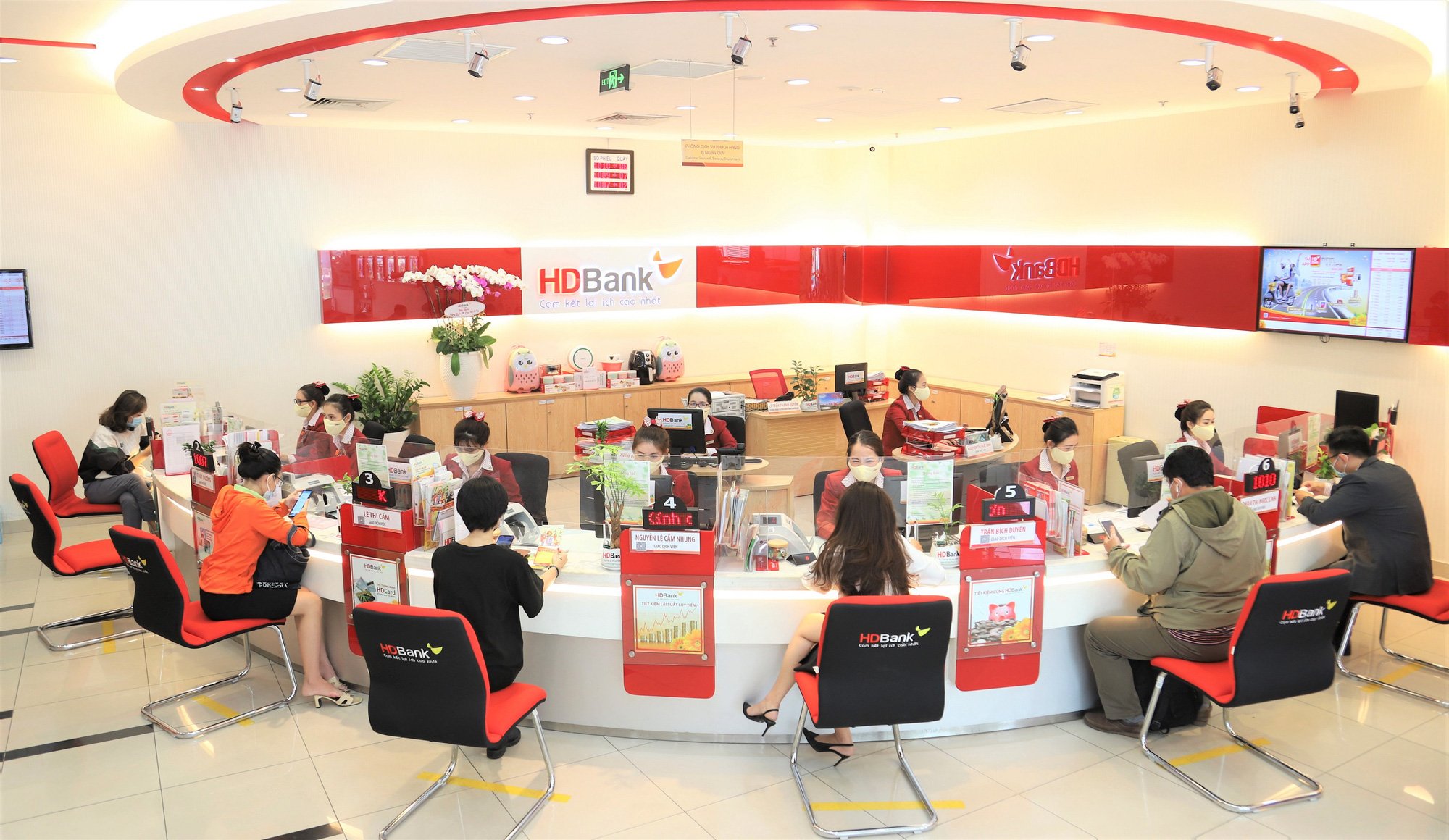 HDBank: 9 tháng, ước hoàn thành trên 82% kế hoạch cả năm  - Ảnh 1.