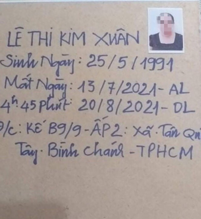 Người làm ảnh thờ “0 đồng”cho nạn nhân Covid-19: “Tôi sợ mọi người nghĩ tôi trù ẻo gia đình họ” - Ảnh 1.