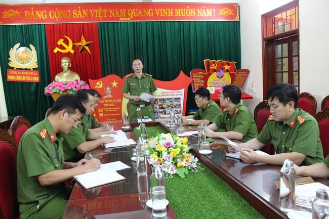 “Người thủ lĩnh” gắn bó, tâm huyết với sự nghiệp phòng cháy chứa cháy - Ảnh 3.