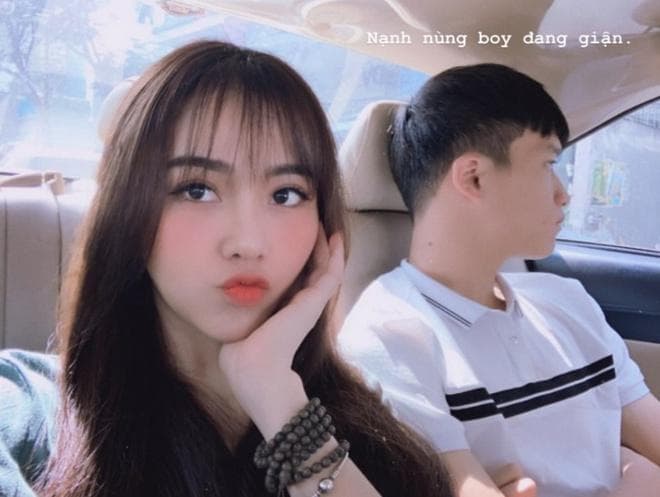 Dàn WAGs xinh đẹp cổ vũ ĐT Việt Nam đánh bại Trung Quốc - Ảnh 8.