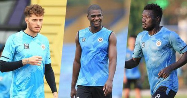 Hà Nội FC gây sốc: 3 &quot;siêu ngoại binh&quot; cuốn gói ra đi - Ảnh 1.
