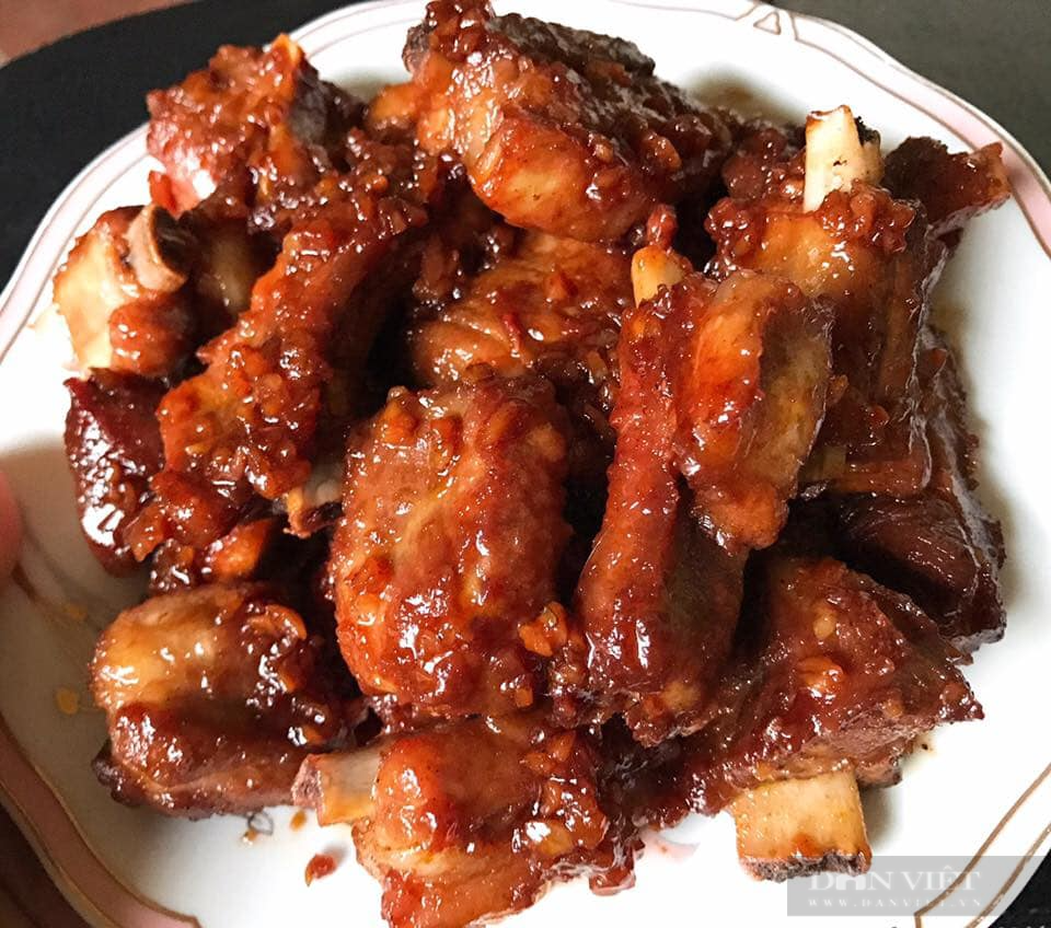 Làm món sườn xào chua ngọt ngon, đừng quên bước này - Ảnh 1.