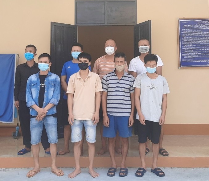 Hà Nam: 8 đối tượng sát phạt bằng hình thức chơi liêng giữa dịch Covid-19 - Ảnh 1.