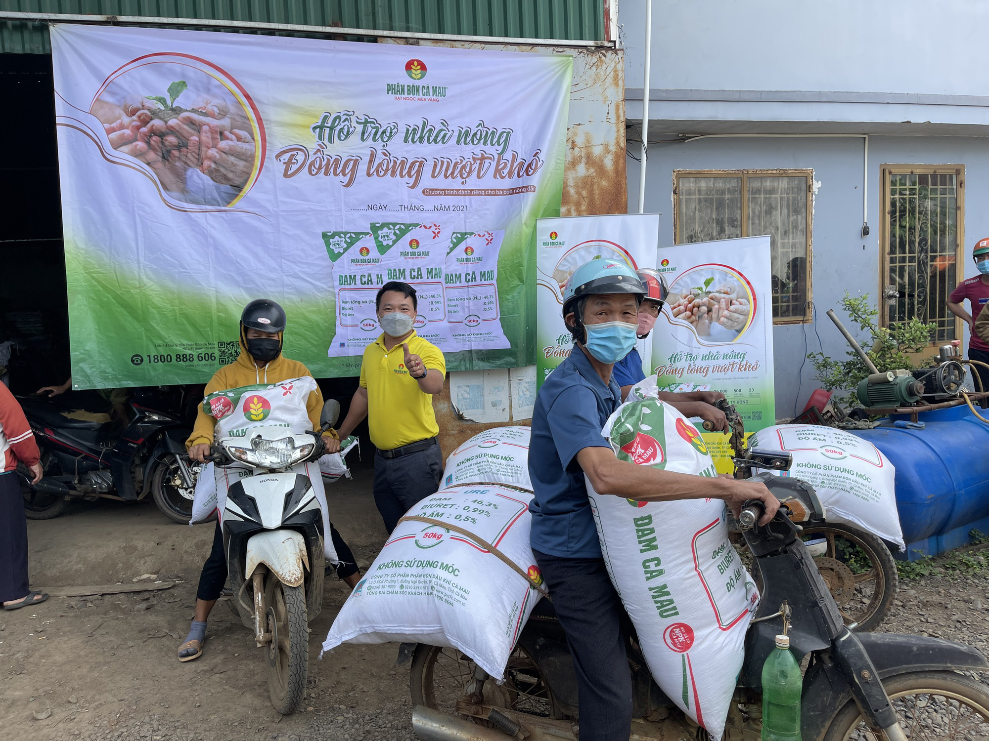 PHÂN BÓN CÀ MAU TIẾP TỤC ĐỒNG HÀNH VỚI NÔNG DÂN GÓI HỖ TRỢ 18 TỶ ĐỒNG - Ảnh 1.