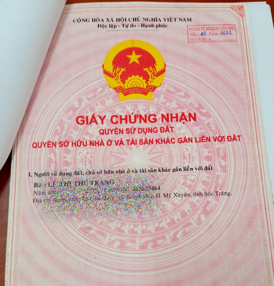 Cần Thơ: Công an bắt nhóm người giả mua nhà, đất để tráo sổ đỏ, chiếm đoạt hàng chục tỷ đồng - Ảnh 2.