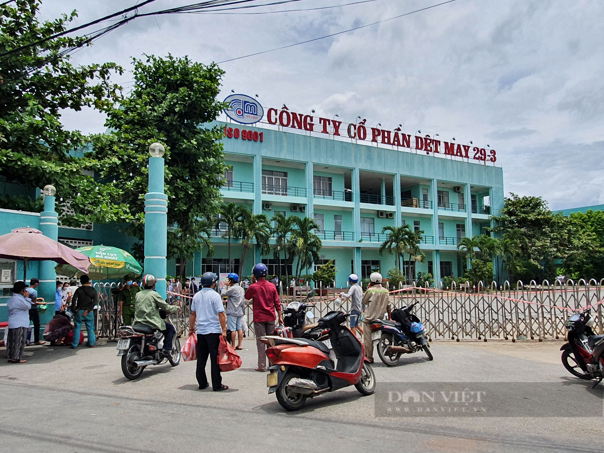 Đà Nẵng: Nhiều doanh nghiệp chấp nhận giảm doanh thu để giữ chân người lao động - Ảnh 1.