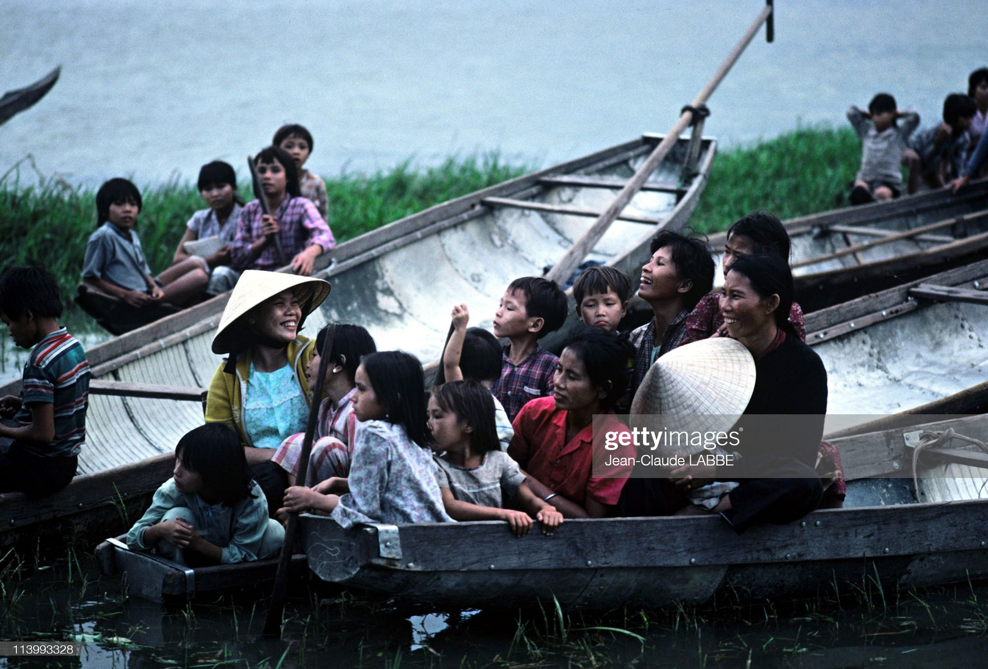 Ảnh để đời về phụ nữ Việt Nam năm 1994 - Ảnh 6.