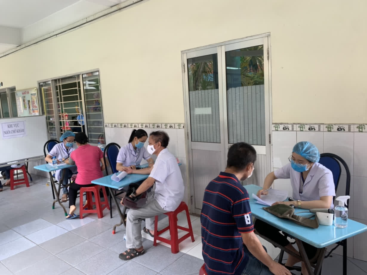 TP.HCM: Quận Gò Vấp chưa thực sự “đi từng ngõ, gõ từng nhà, rà từng đối tượng” để vận động tiêm vắc xin phòng Covid-19 - Ảnh 3.