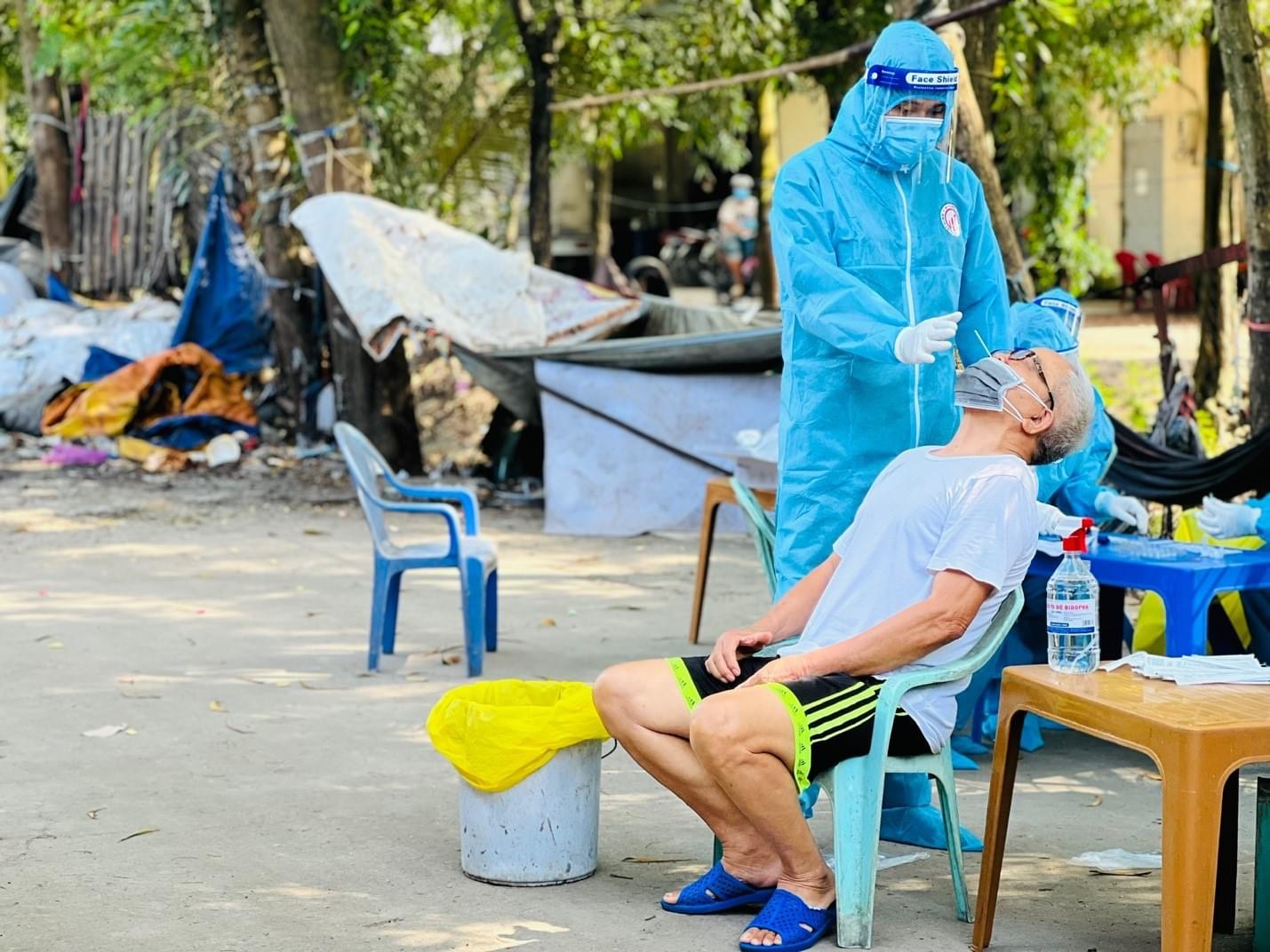 TP.HCM: Hơn 6.700 ca dương tính, Hóc Môn có 9 ổ dịch cộng đồng - Ảnh 1.