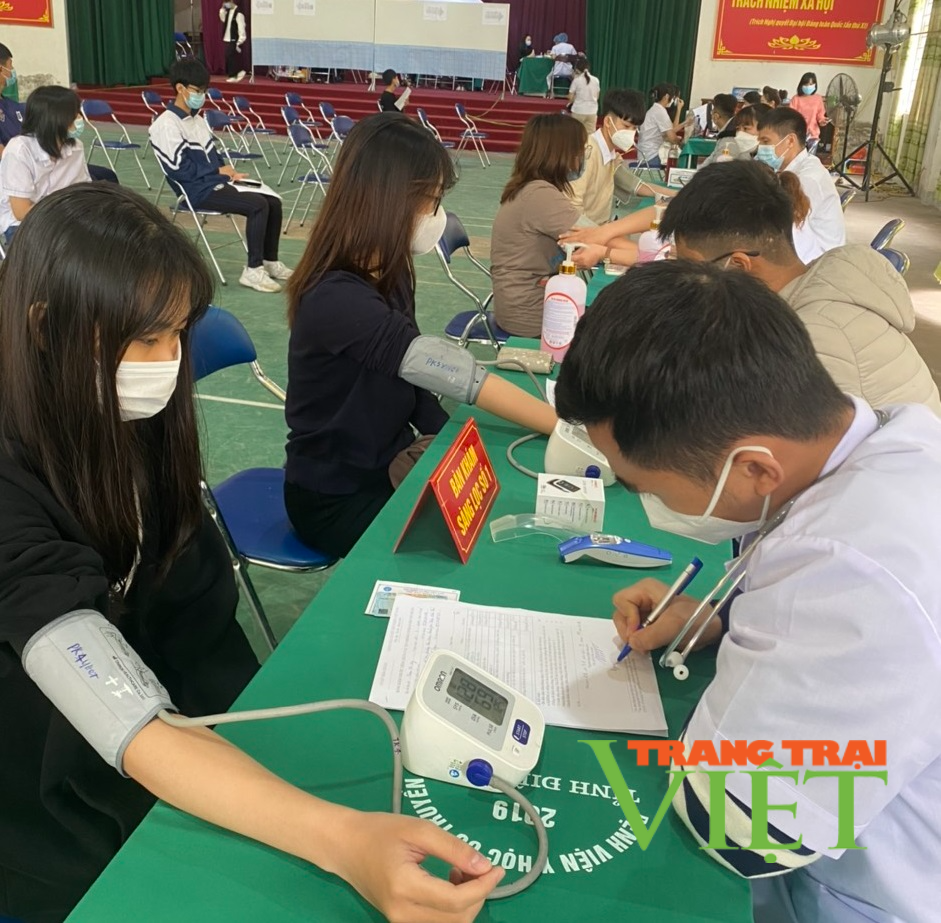 Điện Biên: Gần 27 nghìn học sinh được tiêm vaccine phòng Covid -19 - Ảnh 1. Điện Biên: Gần 27 nghìn học sinh được tiêm vaccine phòng Covid -19 - Ảnh 1.