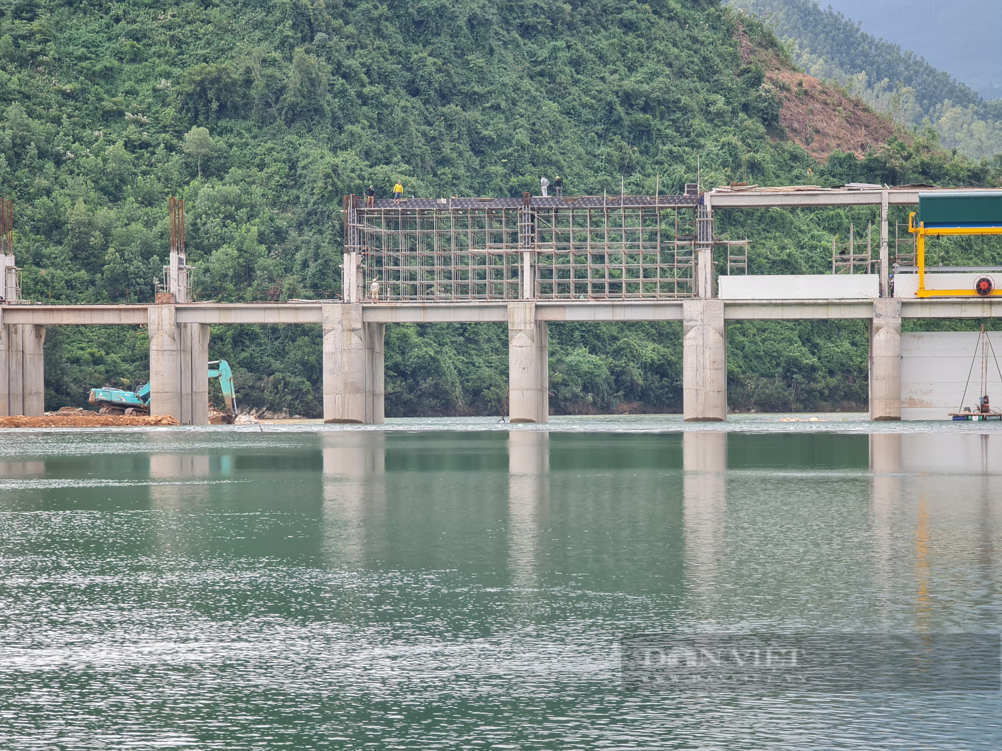 Đà Nẵng: Nguy cơ nhà bị nhấn chìm, người dân mới chỉ nhận đất tái định cư trên giấy - Ảnh 2.