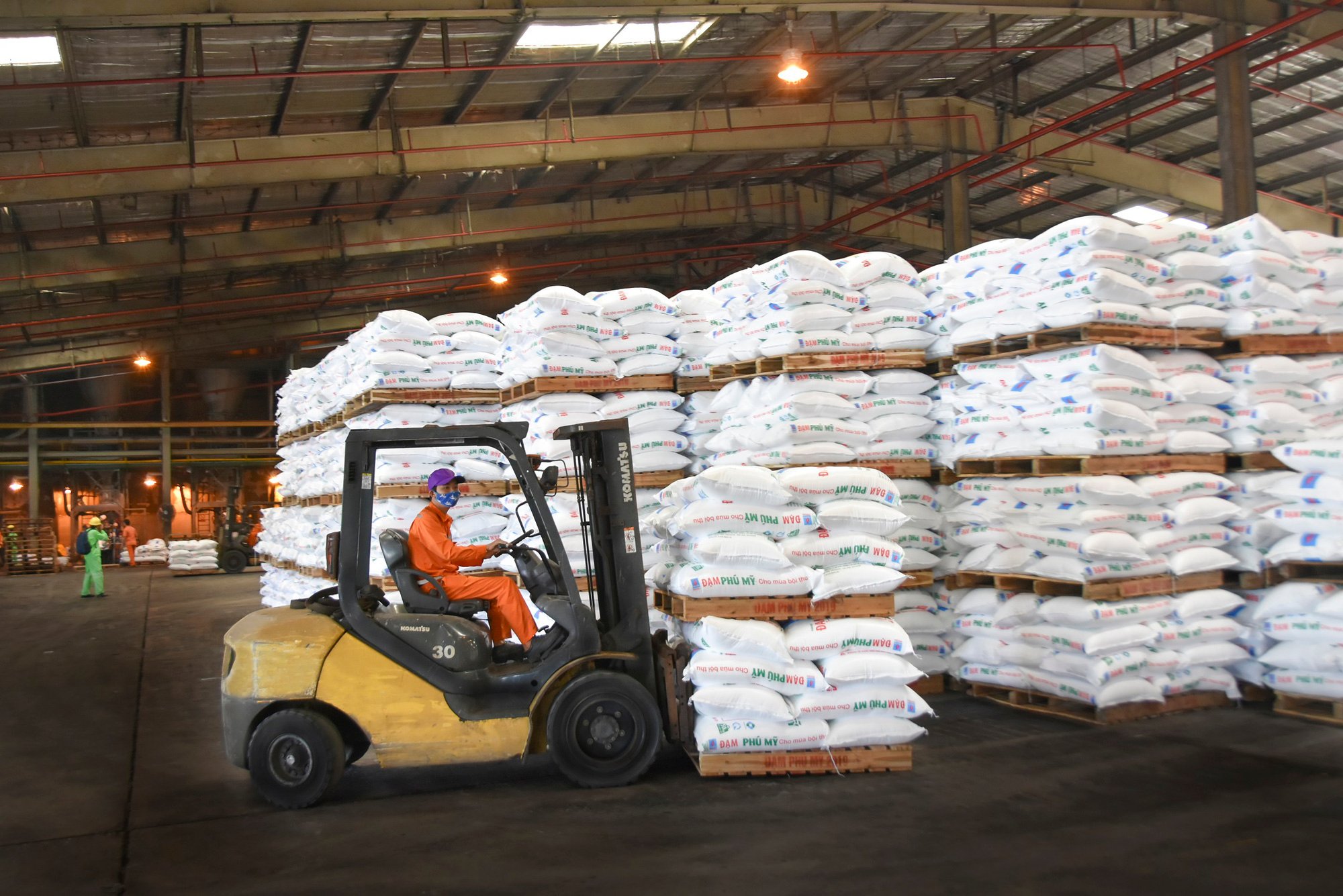PVFCCo 15 lần liên tiếp được vinh danh top 500 Doanh nghiệp lớn nhất Việt Nam - Ảnh 1.
