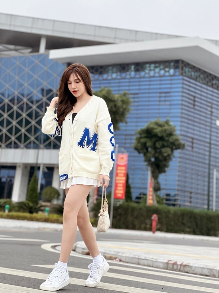 Vẻ đẹp quyến rũ của bạn gái Hoàng Đức - Ảnh 2.
