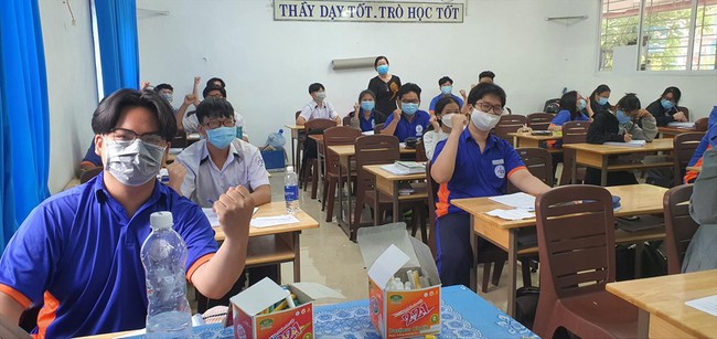 Hôm nay, nhiều địa phương cho học sinh trở lại trường - Ảnh 1.