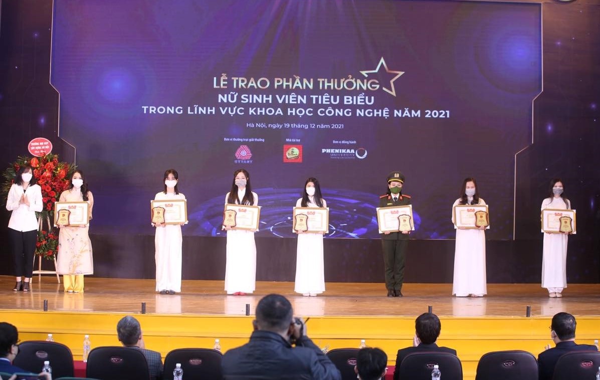 Trà Dr Thanh lần thứ 10 đồng hành cùng Giải thưởng Quả cầu vàng - Ảnh 2.