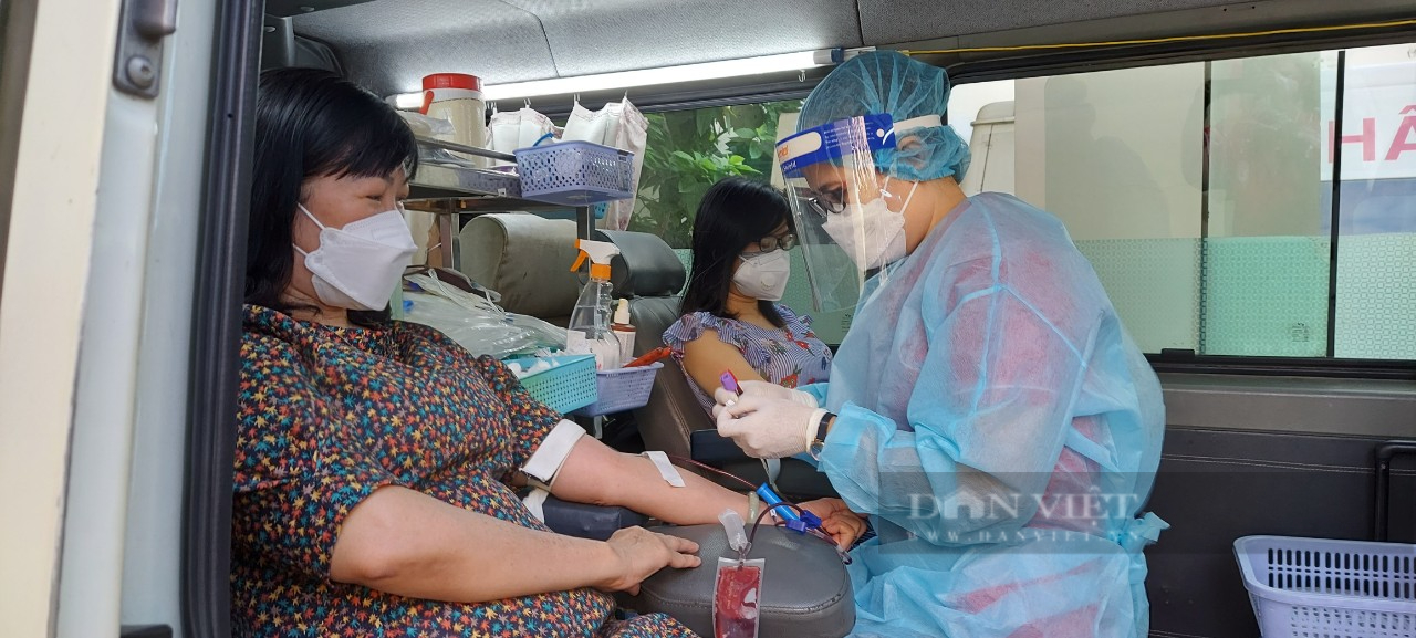 Nhiều giáo viên hiến máu cứu người  - Ảnh 3.