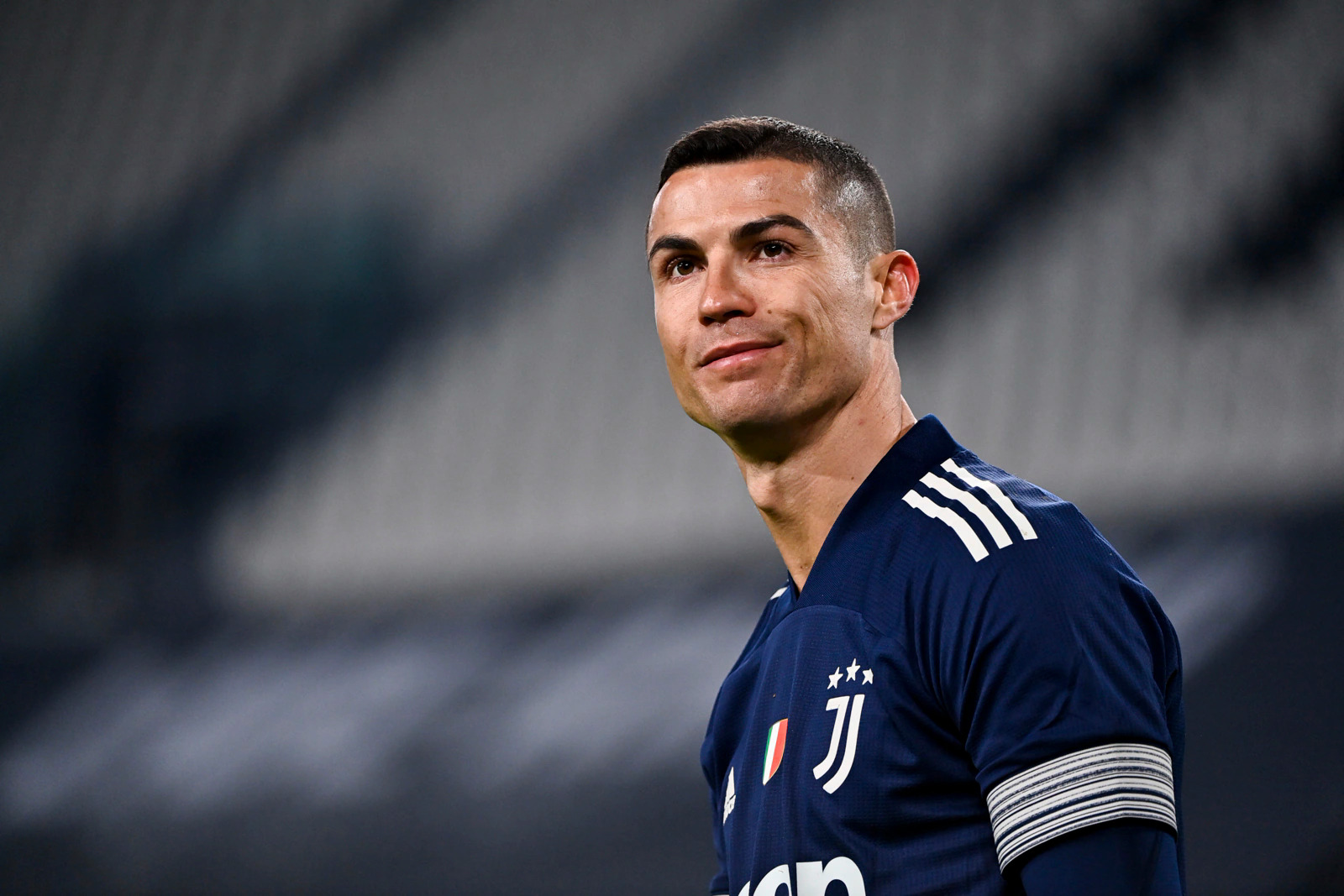 Ronaldo chưa có ý định về Bồ Đào Nha chơi bóng.
