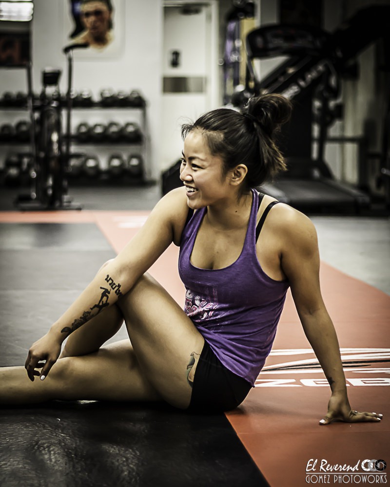 &quot;Đả nữ&quot; gốc Việt Bi Nguyễn nhận món quà bất ngờ từ &quot;ông trùm MMA&quot; - Ảnh 6.