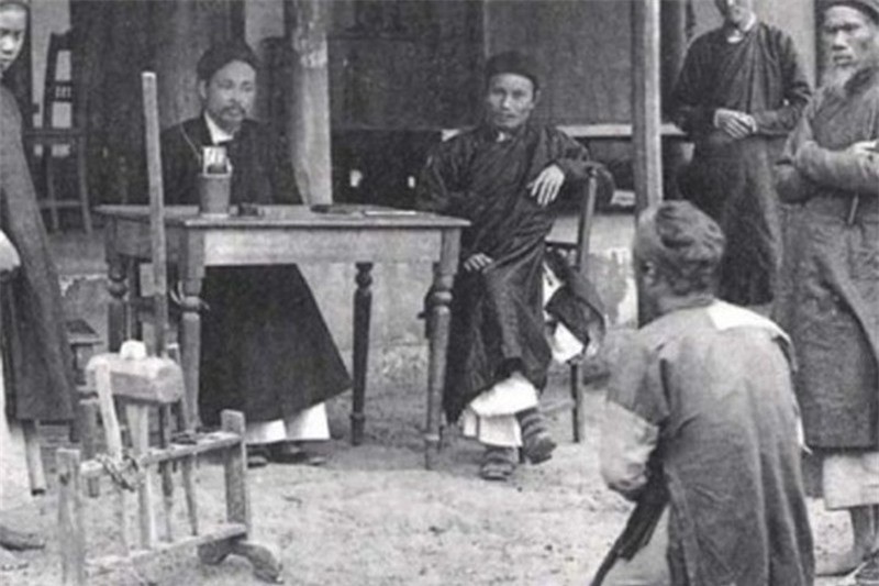 Để chống nạn “sâu mọt” đục khoét của dân, vua Minh Mạng đã làm điều này - Ảnh 8.