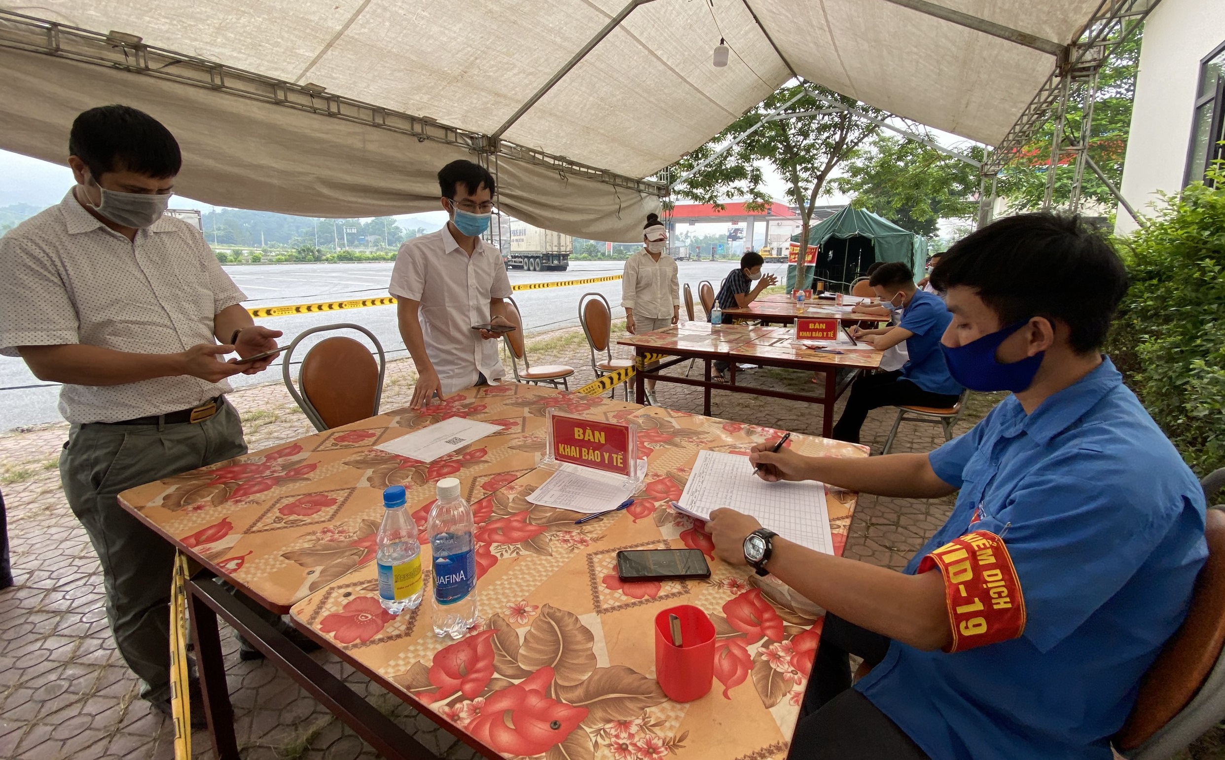 Lào Cai: Chuẩn bị phương án bảo đảm an toàn cho “ngày hội toàn dân” giữa dịch Covid -19 - Ảnh 3.