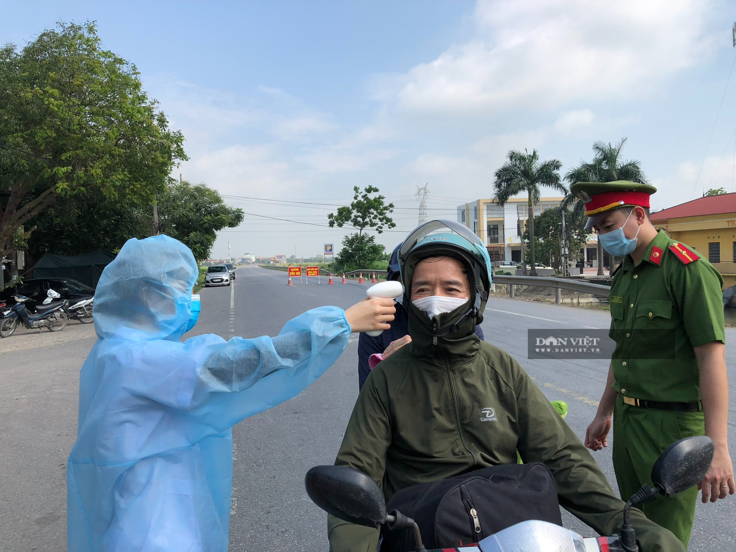 Chùm ảnh: Những lá chắn phòng dịch Covid-19 ở Bắc Ninh - Ảnh 2.