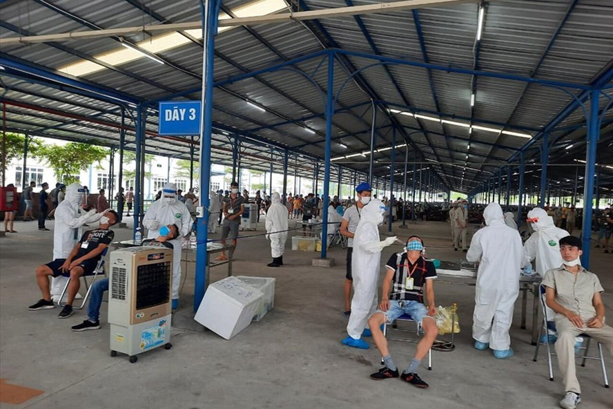 Đà Nẵng ứng kinh phí xét nghiệm cho toàn bộ công nhân trên địa bàn - Ảnh 1. Đà Nẵng ứng kinh phí xét nghiệm cho toàn bộ công nhân trên địa bàn - Ảnh 1.