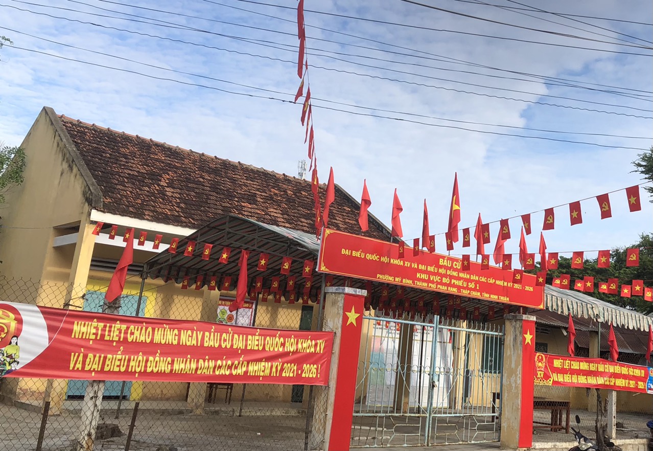 Phố biển Phan Rang - Tháp Chàm rực rỡ cờ hoa chờ ngày hội lớn 23/5 - Ảnh 14.