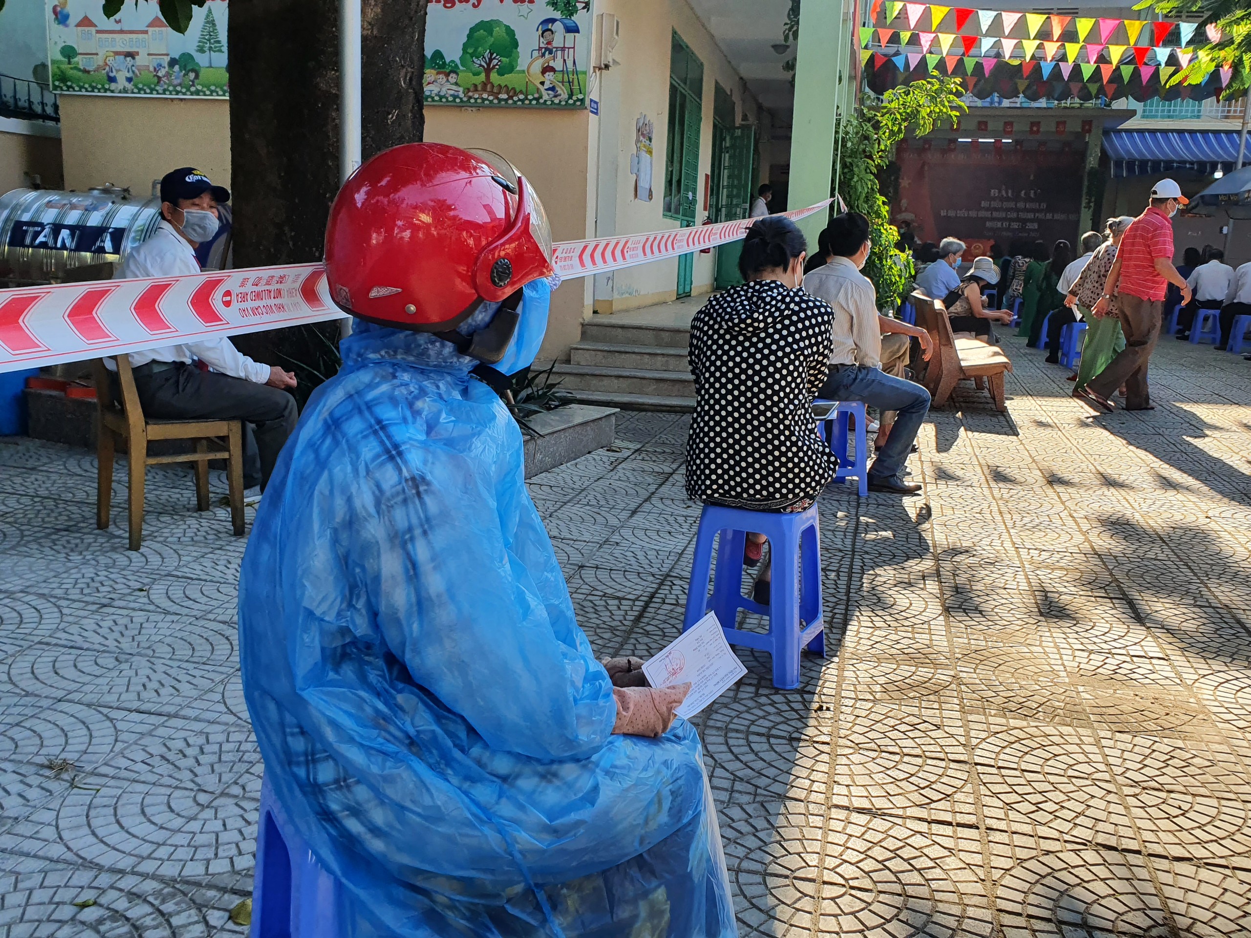 Cử tri Đà Nẵng: &quot;Bao giờ cảm xúc cũng khó tả như lần đầu&quot; - Ảnh 4.