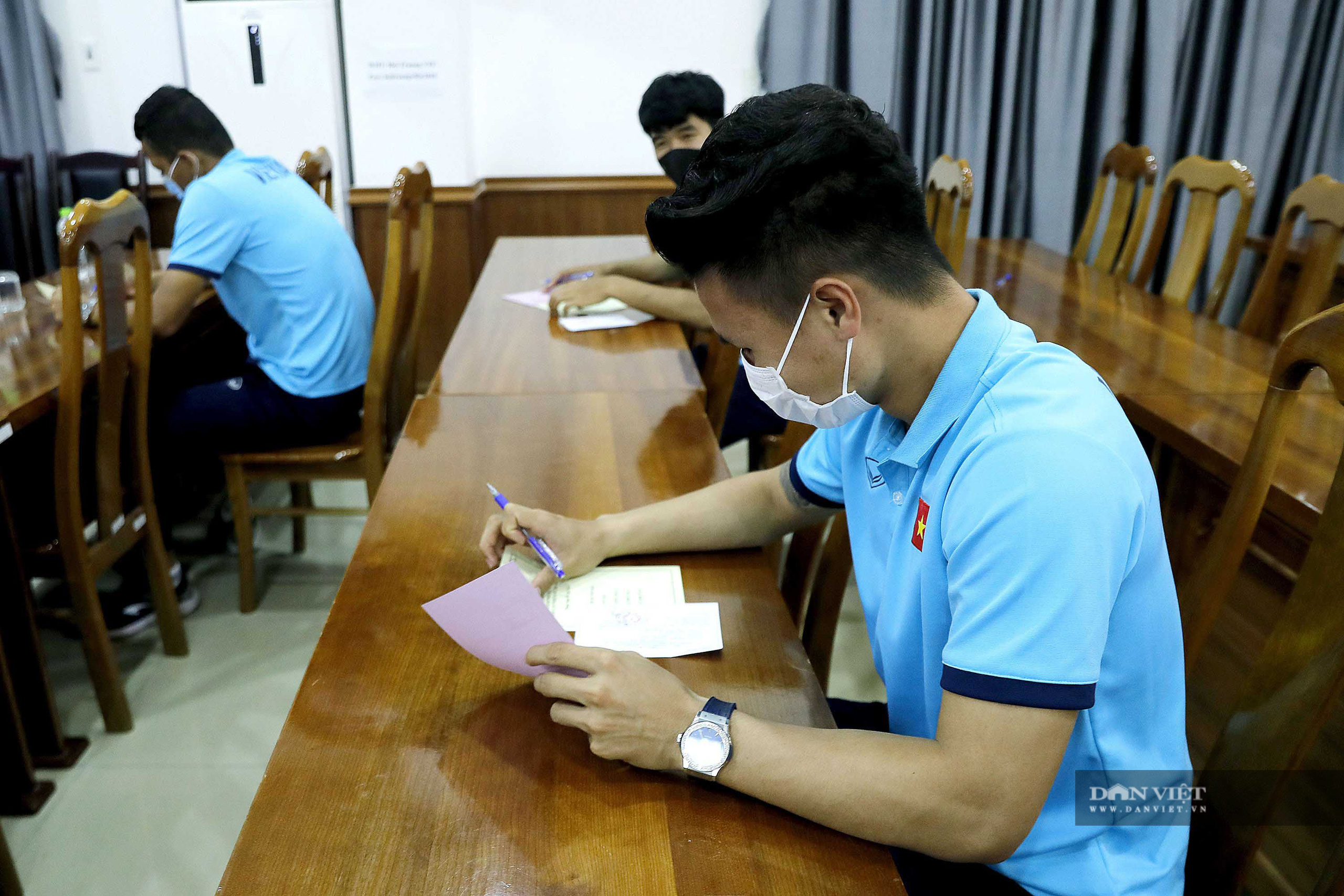 Dàn soái ca của đội tuyển Việt Nam hào hứng bầu cử đại biểu Quốc Hội - Ảnh 4.