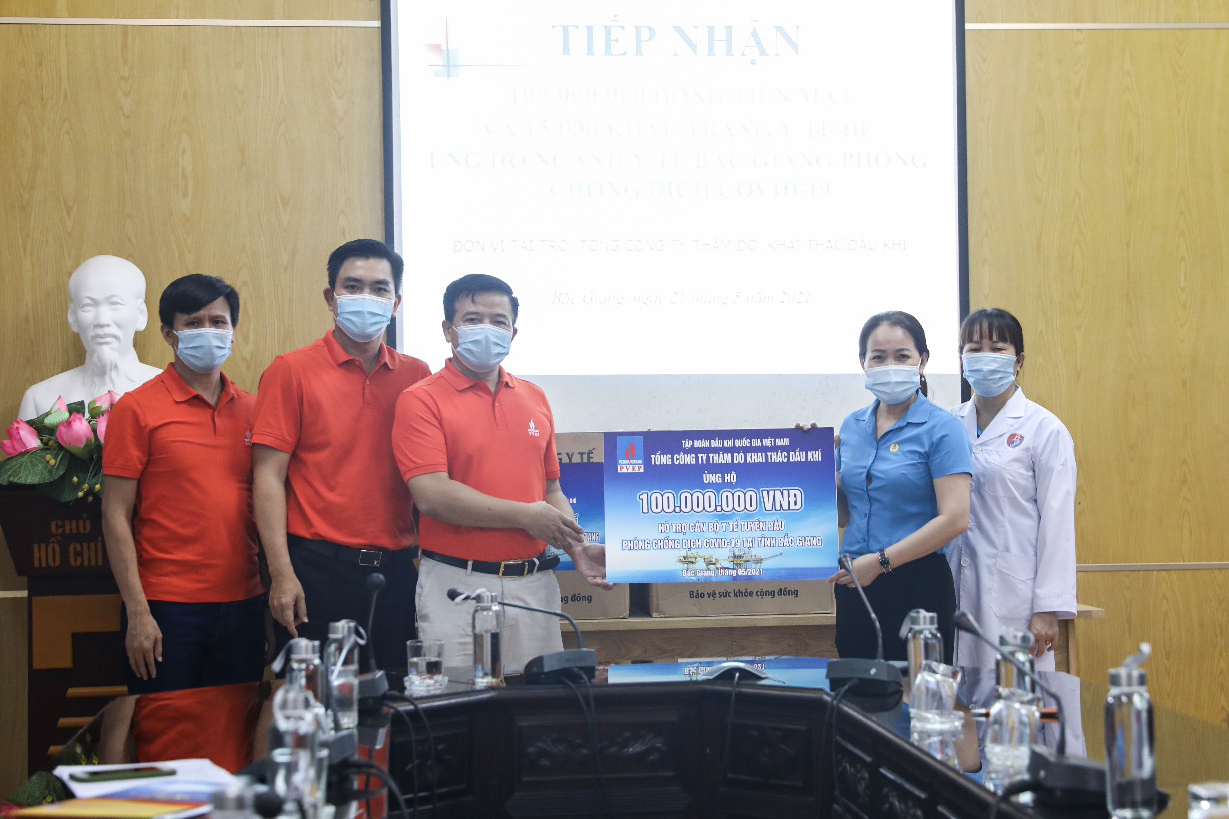 Petrovietnam giành 30 tỷ đồng ủng hộ Quỹ vắc-xin phòng Covid-19 - Ảnh 2.