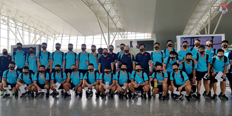 ĐT Việt Nam mang hơn 1 tấn hành lý sang UAE  - Ảnh 3.