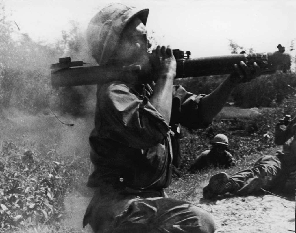 Sự &quot;bất lực&quot; của súng chống tăng M72 Mỹ ở chiến trường Việt Nam - Ảnh 3.