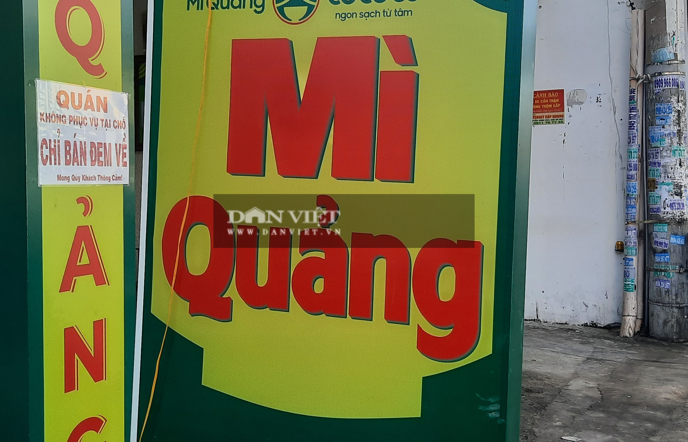 Chùm ảnh: Hàng quán tại TP.HCM chỉ “bán mang về”, “không tiếp khách tại bàn” để chung tay phòng chống dịch COVID- 19 - Ảnh 7.
